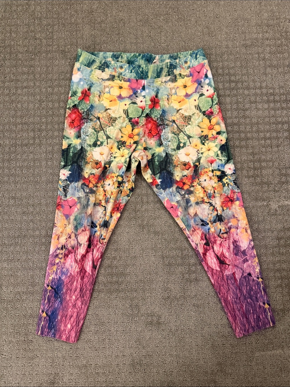 Woman's Soft Surroundings Floral Print Stretch Capris PL